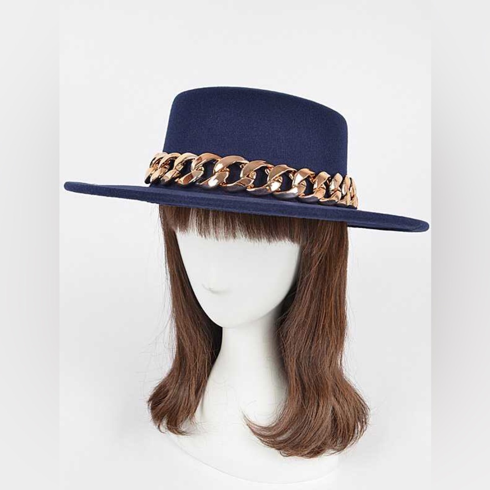 Chunky Chain Accent Faux Wool Felt Fedora